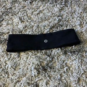 Black Lululemon headband